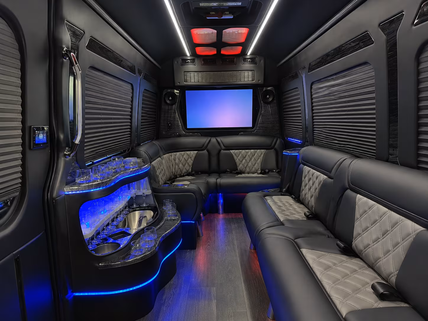 corporate event buses to at t stadium globe life field and the gaylord texan